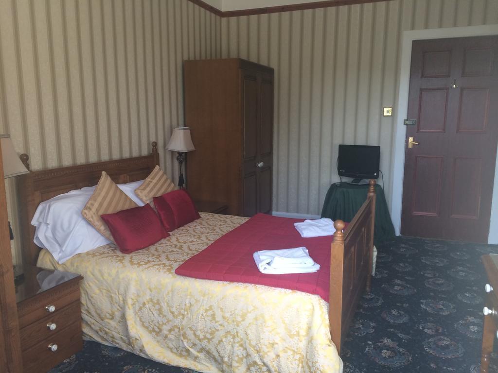 Broom Lodge Largs Room photo